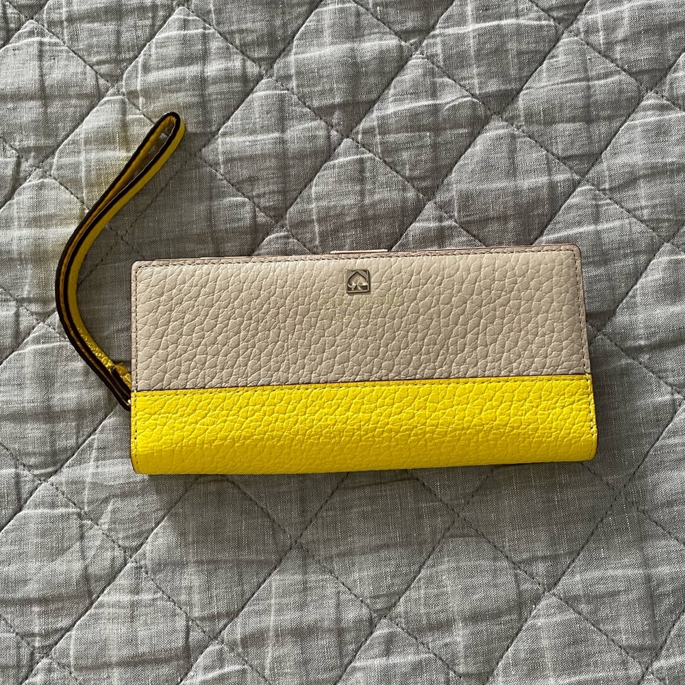 Excellent Condition Kate Spade Wristlet